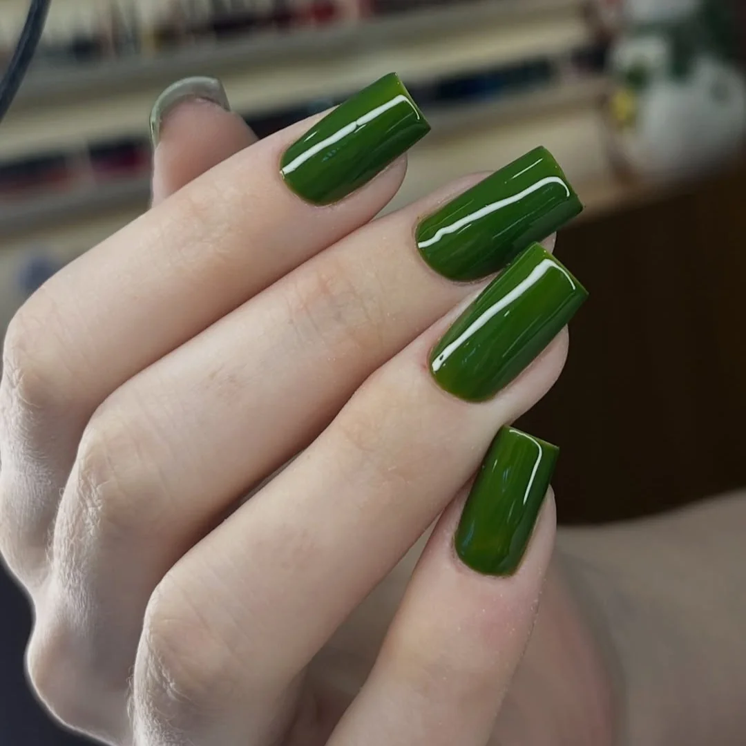 Alongamento verde nail art We Hall Beauty Bauru